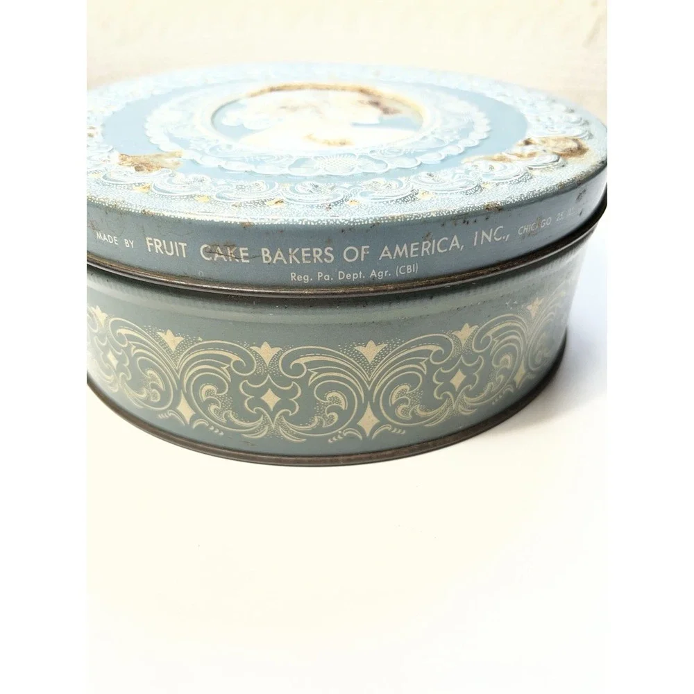VTG Made In USA Tin Fruit Cake Bakers Of America Chicago IL Full Of VTG Buttons